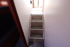 Forward companionway