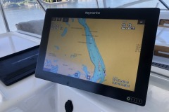 Raymarine chart plotter