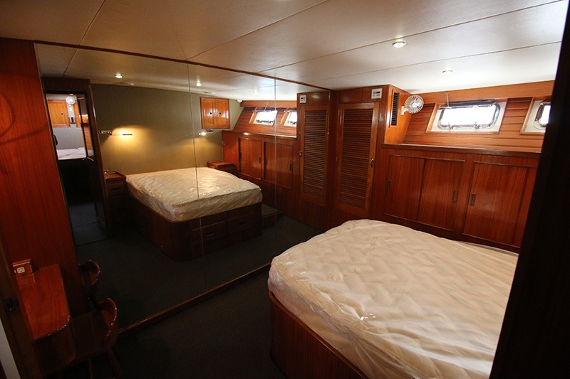 Midship-cabin-2