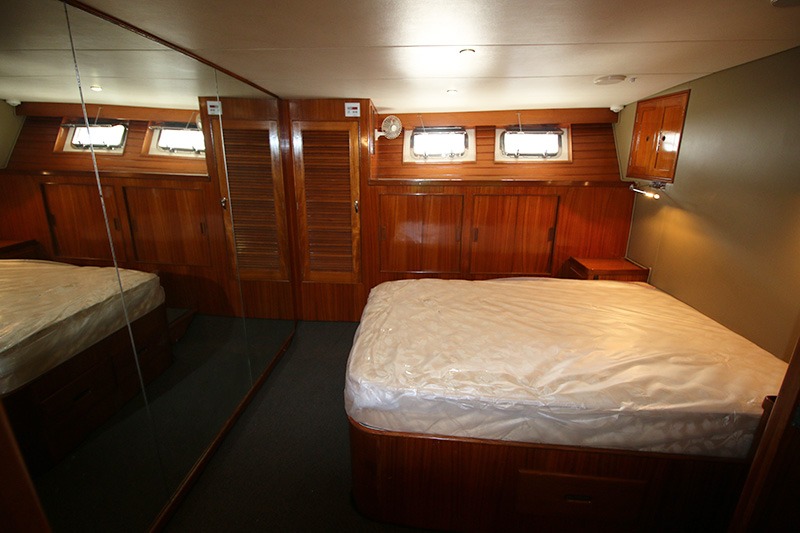 Midship-cabin-3